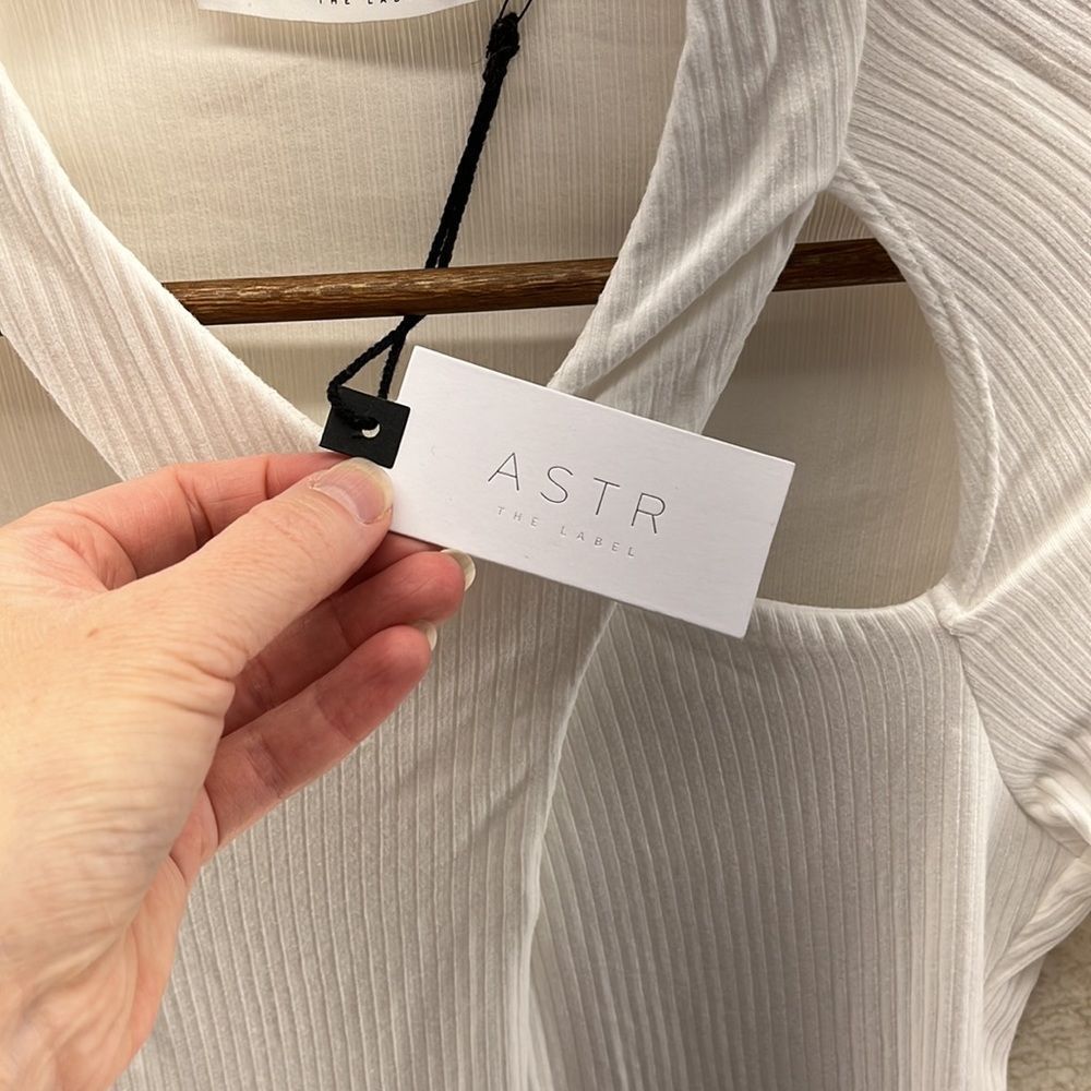 Astr the Label White Ribbed Cutout Bodysuit Size Large - Picture 4 of 5
